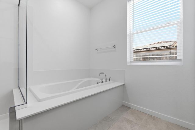 8256 Seahorse Way, Elk Grove, CA 95757