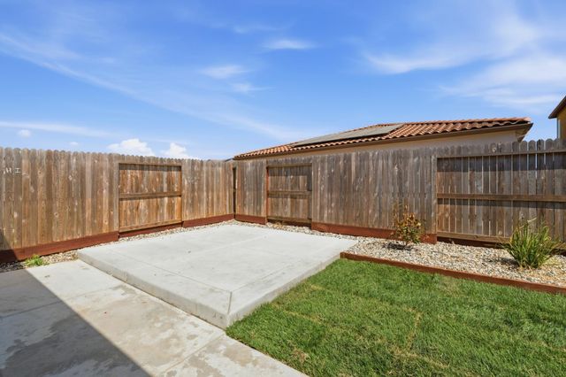 8256 Seahorse Way, Elk Grove, CA 95757