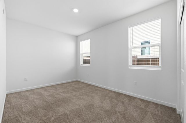 8256 Seahorse Way, Elk Grove, CA 95757