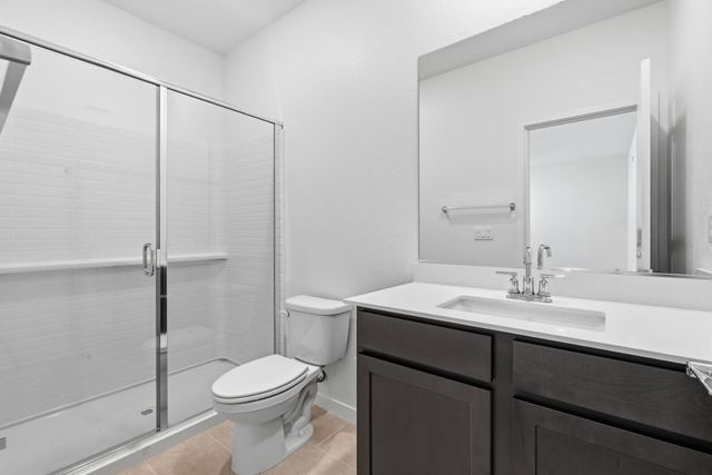 8256 Seahorse Way, Elk Grove, CA 95757