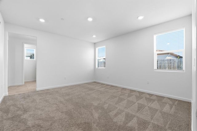 8256 Seahorse Way, Elk Grove, CA 95757