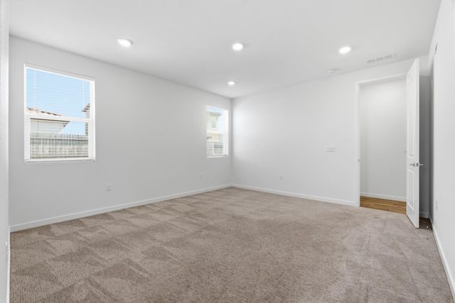 8256 Seahorse Way, Elk Grove, CA 95757