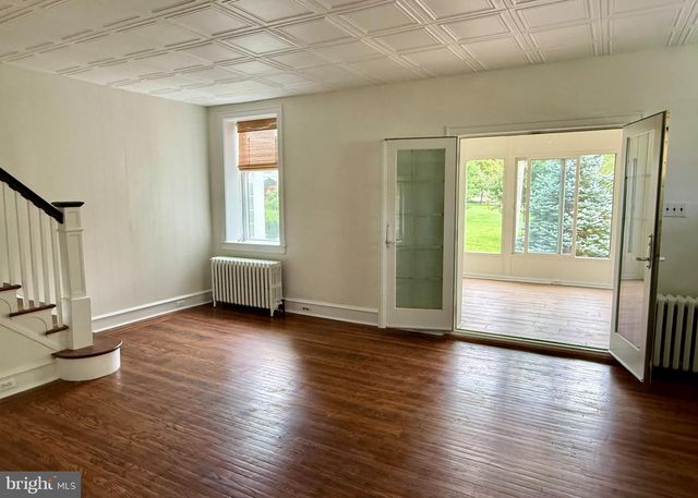 284 S DEVON AVE, Wayne, PA 19087