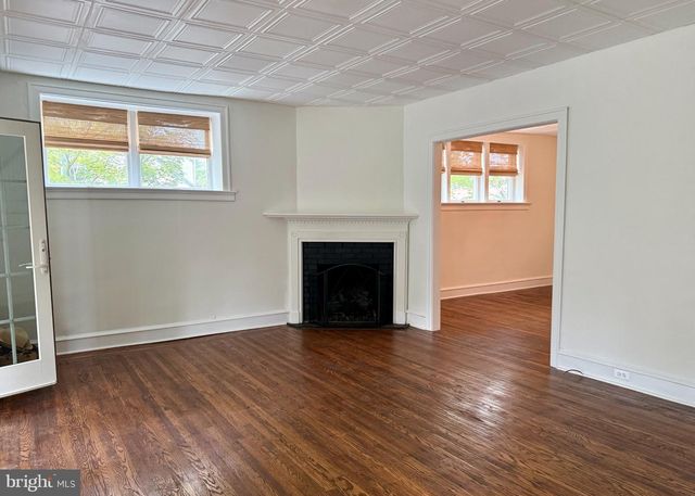 284 S DEVON AVE, Wayne, PA 19087