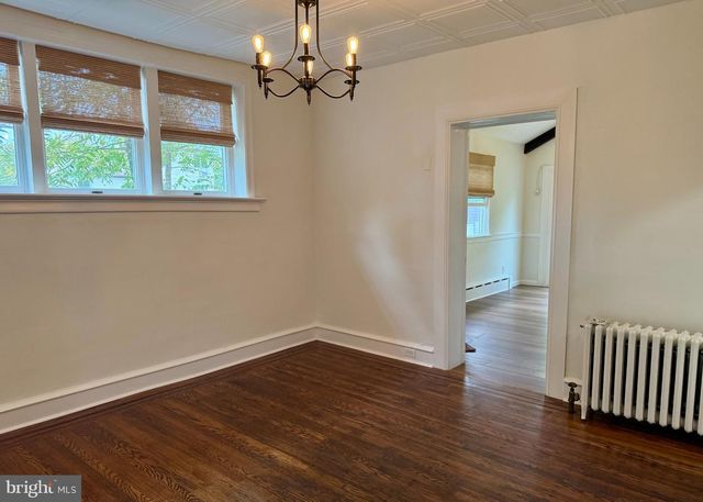 284 S DEVON AVE, Wayne, PA 19087