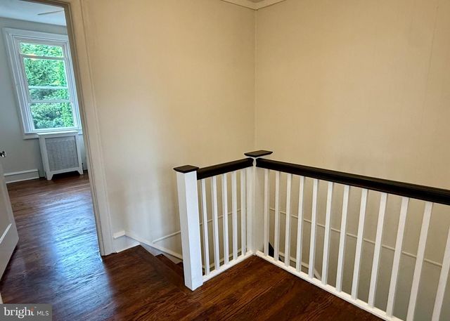284 S DEVON AVE, Wayne, PA 19087