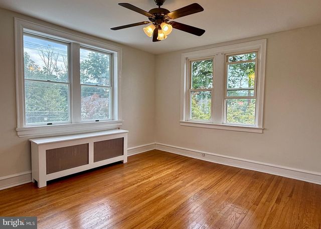 284 S DEVON AVE, Wayne, PA 19087
