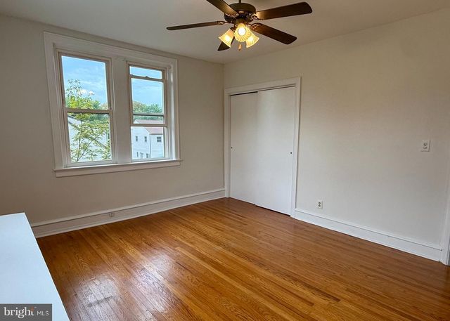 284 S DEVON AVE, Wayne, PA 19087