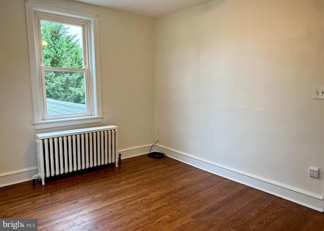 284 S DEVON AVE, Wayne, PA 19087