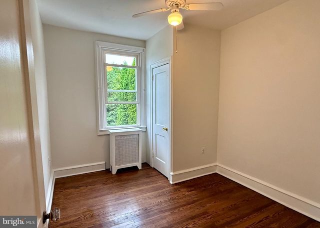 284 S DEVON AVE, Wayne, PA 19087