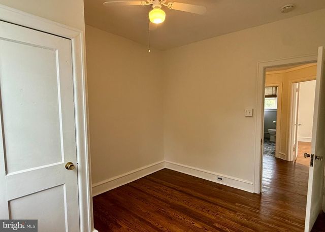284 S DEVON AVE, Wayne, PA 19087