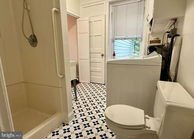 284 S DEVON AVE, Wayne, PA 19087