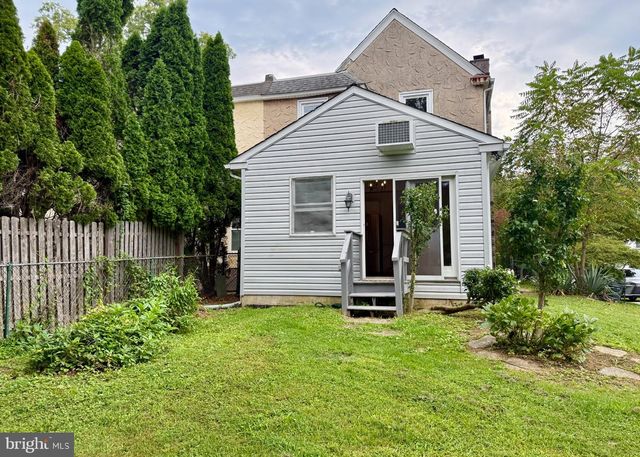 284 S DEVON AVE, Wayne, PA 19087