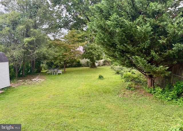 284 S DEVON AVE, Wayne, PA 19087