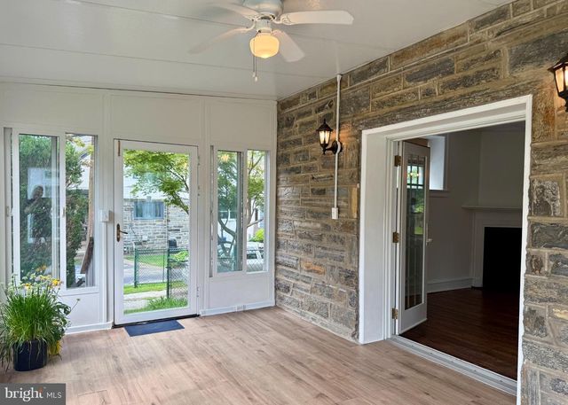 284 S DEVON AVE, Wayne, PA 19087