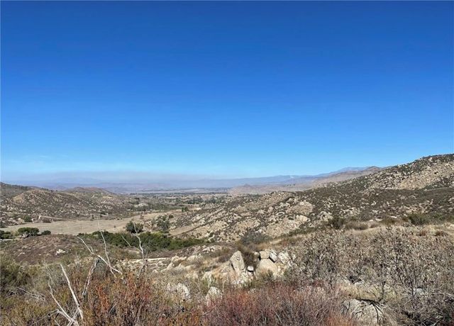 7 Martin Road, Hemet, CA 92544