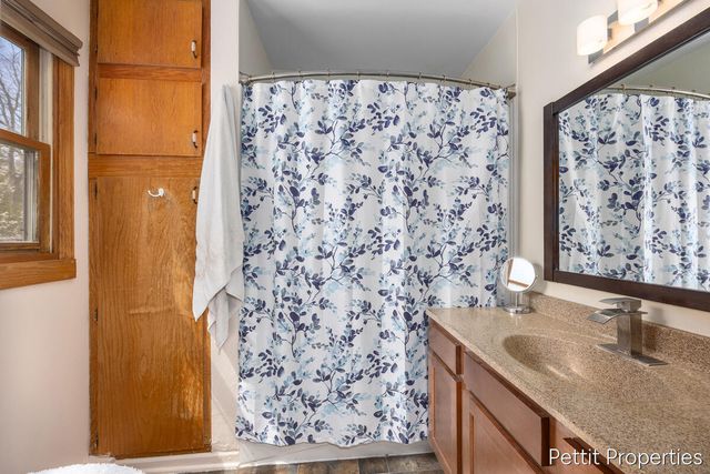 5023 Vernor Avenue NE, Grand Rapids, MI 49525