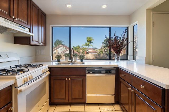 1327 Melville Drive, Riverside, CA 92506