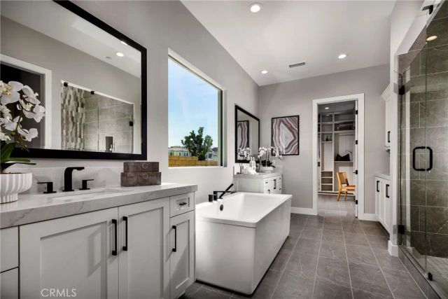 29975 N Avenida Sierra Madre, Valencia, CA 91354