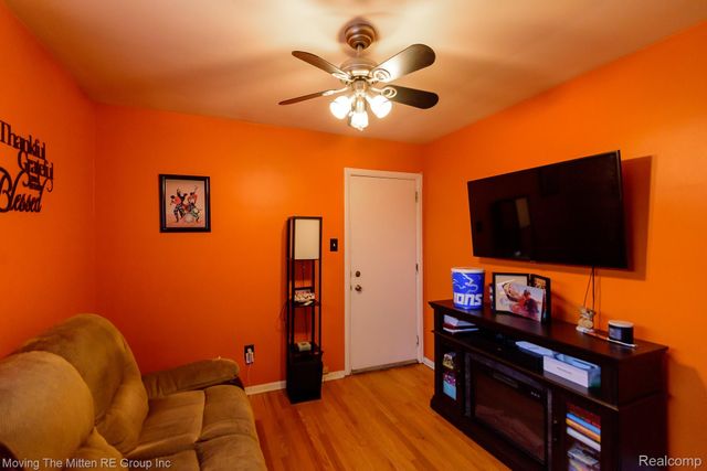 8913 Appleton Street, Redford Charter Township, MI 48239