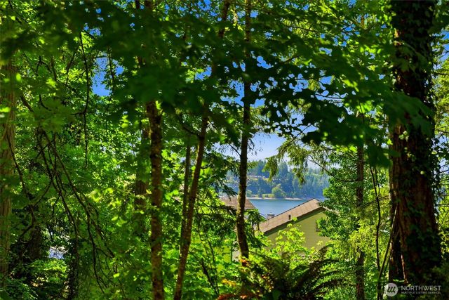 306 Keach Loop, Steilacoom, WA 98388
