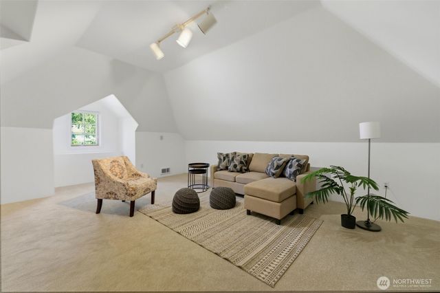 306 Keach Loop, Steilacoom, WA 98388