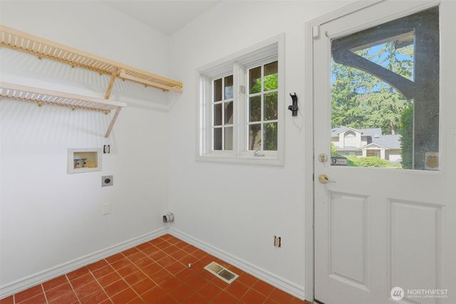 306 Keach Loop, Steilacoom, WA 98388