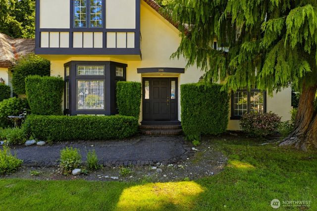 306 Keach Loop, Steilacoom, WA 98388