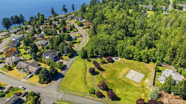 306 Keach Loop, Steilacoom, WA 98388