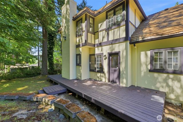 306 Keach Loop, Steilacoom, WA 98388