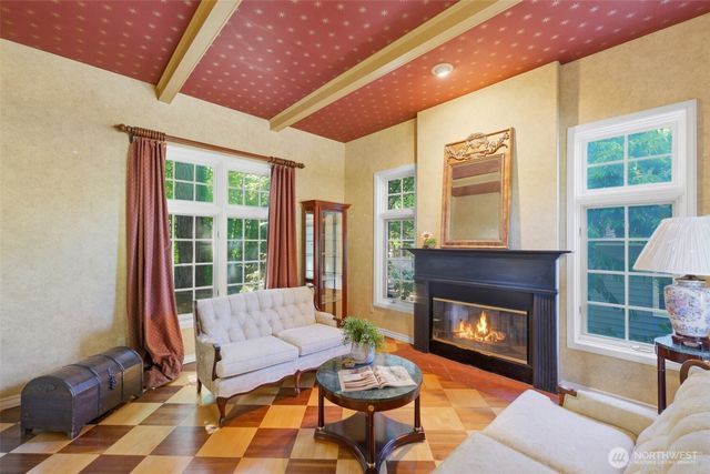 306 Keach Loop, Steilacoom, WA 98388