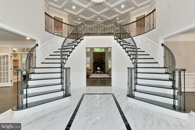 6526 DEARBORN DR, Falls Church, VA 22044