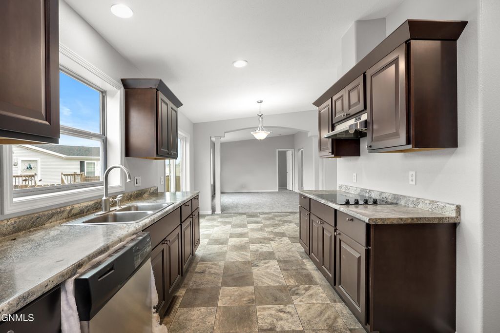 296 Hawk Street, Lincoln, ND 58504 photo 11