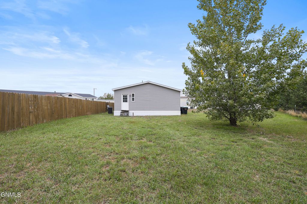 296 Hawk Street, Lincoln, ND 58504 photo 32