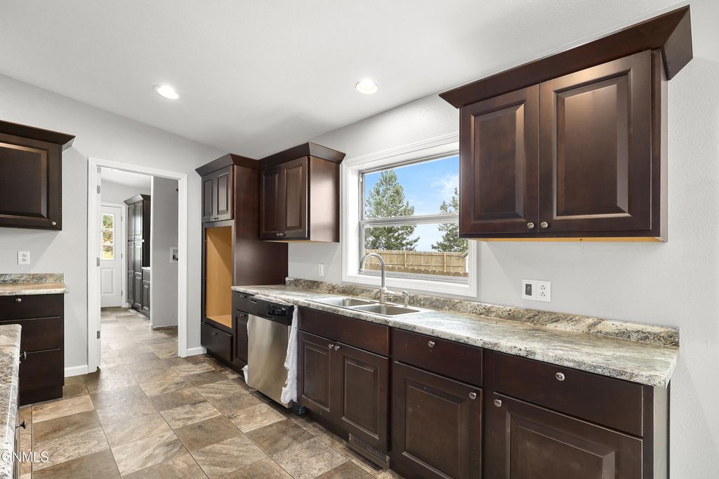 296 Hawk Street, Lincoln, ND 58504 photo 8