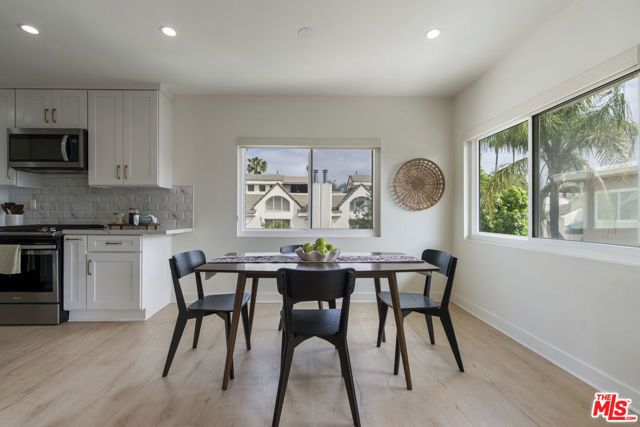 5055 Coldwater Canyon Avenue 219, Sherman Oaks, CA 91423