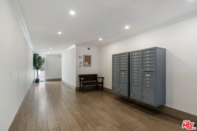 5055 Coldwater Canyon Avenue 219, Sherman Oaks, CA 91423