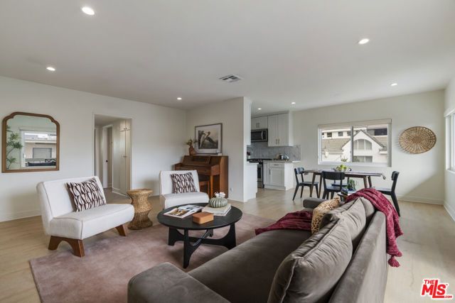 5055 Coldwater Canyon Avenue 219, Sherman Oaks, CA 91423