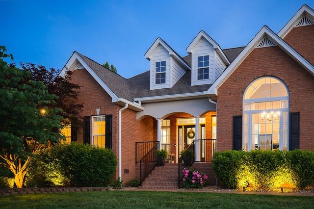 809 Windingbrook Ct, Cookeville, TN 38506