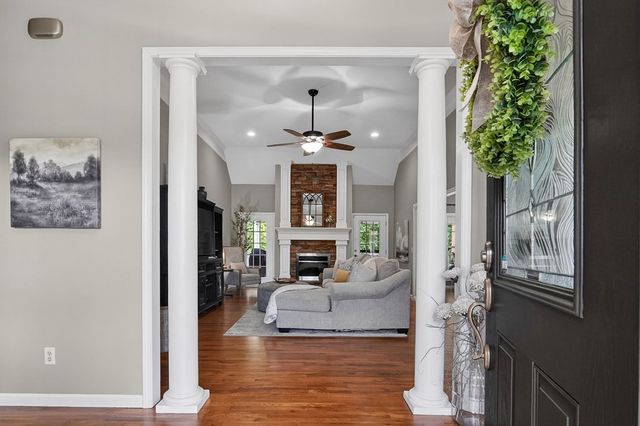 809 Windingbrook Ct, Cookeville, TN 38506