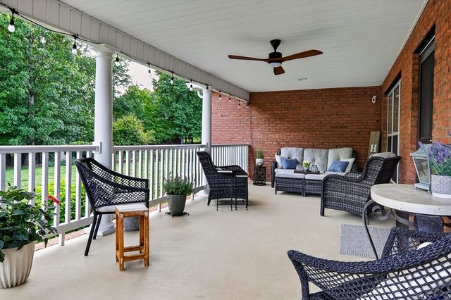 809 Windingbrook Ct, Cookeville, TN 38506