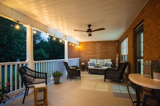 809 Windingbrook Ct, Cookeville, TN 38506