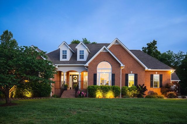 809 Windingbrook Ct, Cookeville, TN 38506