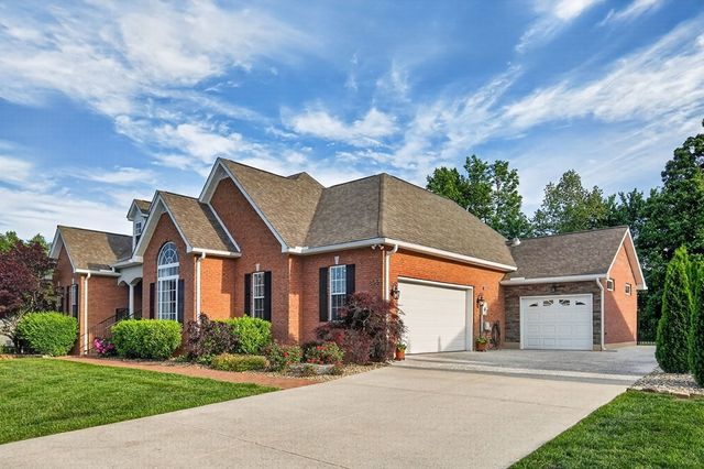 809 Windingbrook Ct, Cookeville, TN 38506