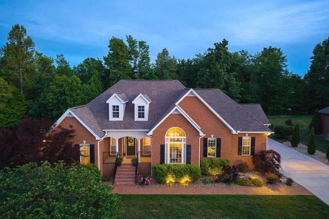 809 Windingbrook Ct, Cookeville, TN 38506