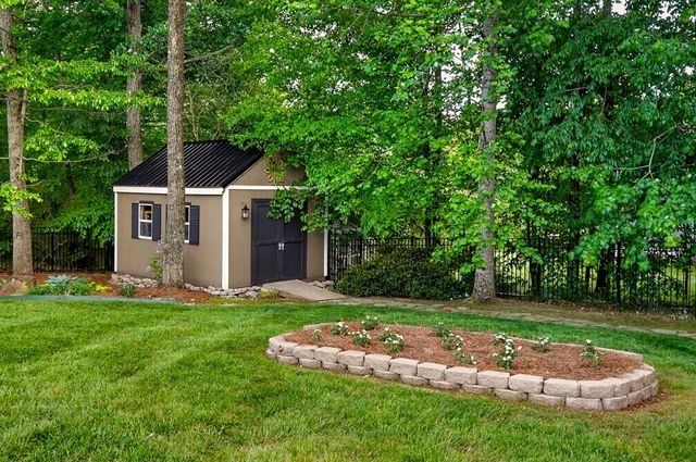 809 Windingbrook Ct, Cookeville, TN 38506