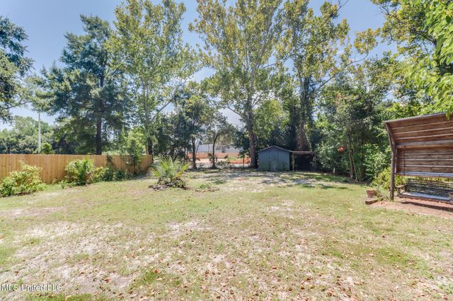 2305 Arbor Drive, Biloxi, MS 39531