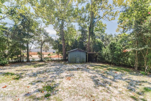 2305 Arbor Drive, Biloxi, MS 39531