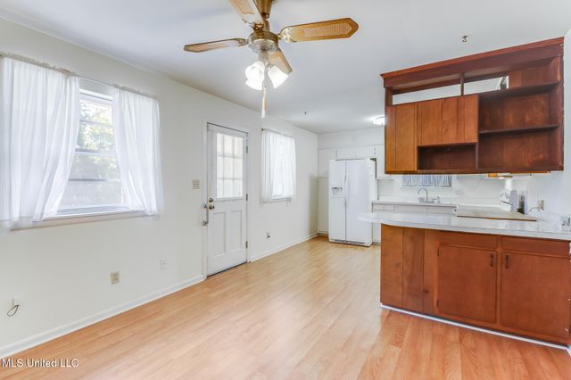 2305 Arbor Drive, Biloxi, MS 39531