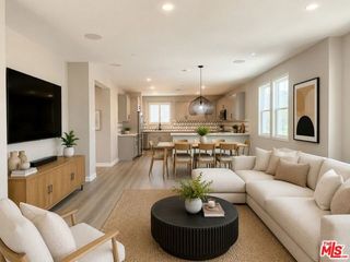 756 Daniel Freeman Circle, Inglewood, CA 90301